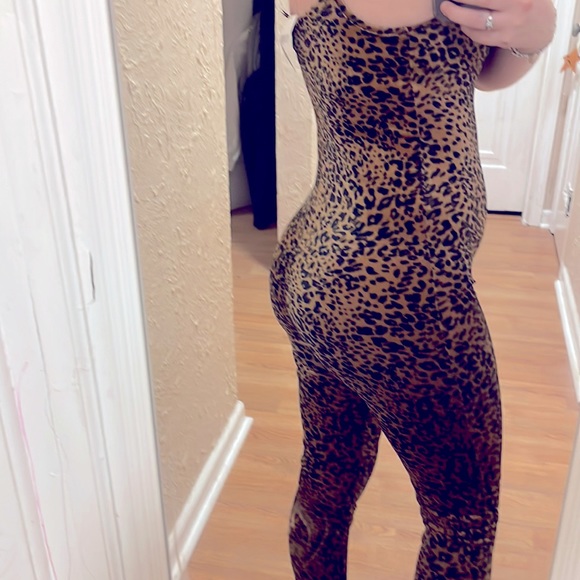 NWT Leopard Spaghetti Strap Bodysuit - Picture 3 of 10